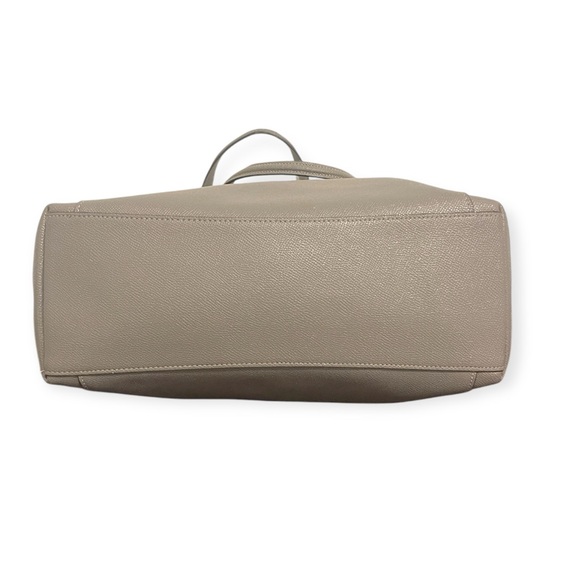 ℂ𝕠𝕒𝕔𝕙 F57526 𝔸𝕧𝕒 ℂ𝕣𝕠𝕤𝕤𝕘𝕣𝕒𝕚𝕟 𝕃𝕖𝕒𝕥𝕙𝕖𝕣 𝕥𝕠𝕥𝕖| 𝔾𝕣𝕒𝕪 - Picture 4 of 12